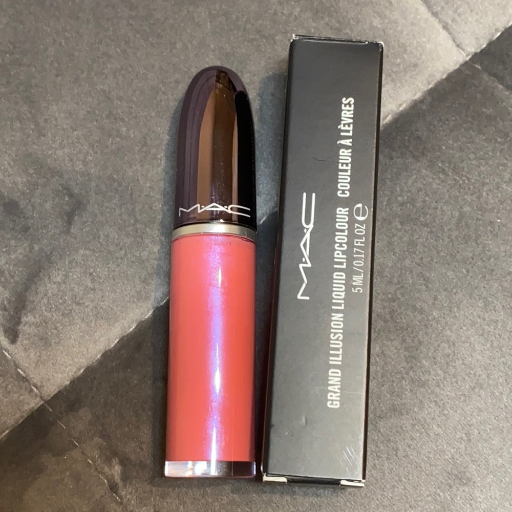 Brand new Mac lip color gloss